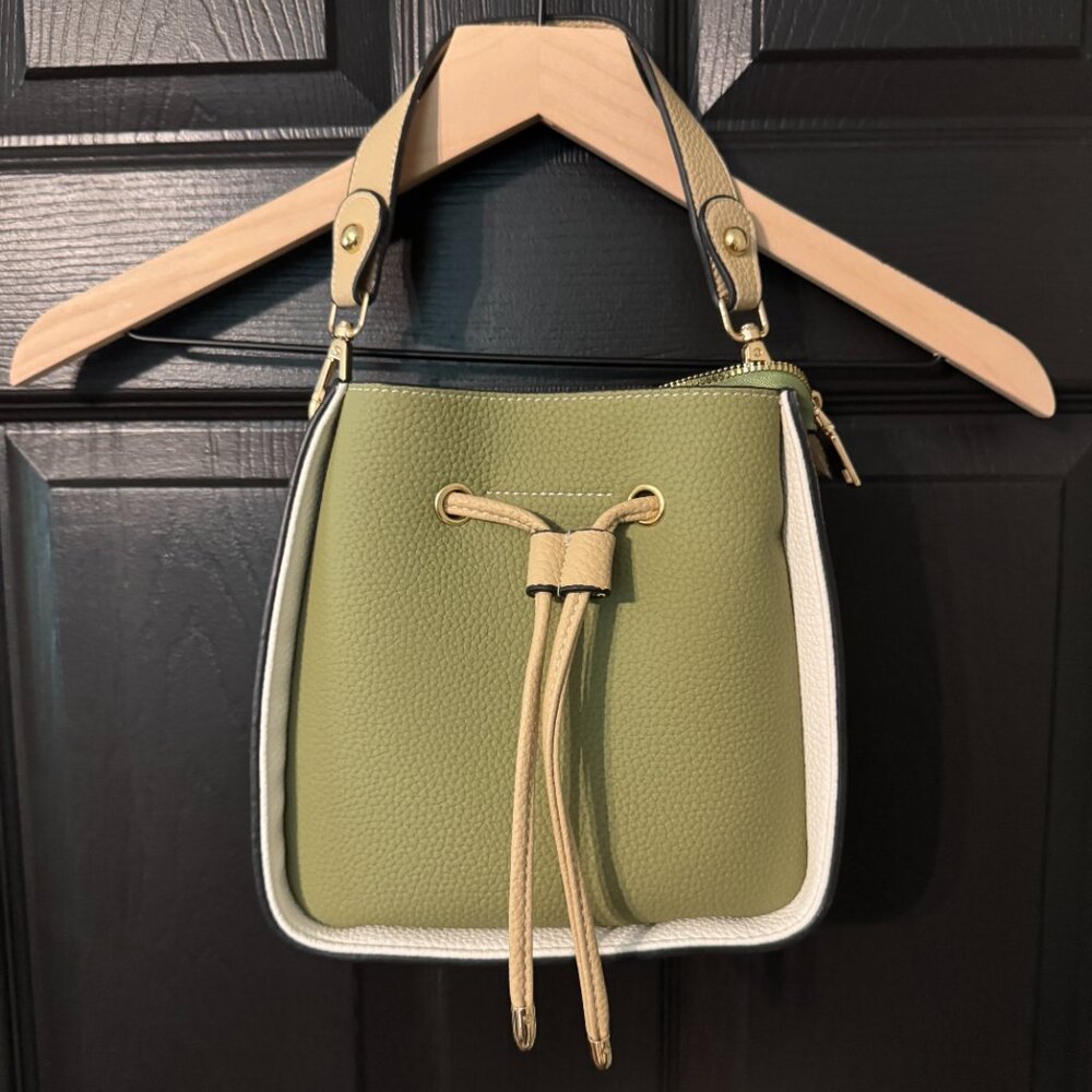 Womens Fashion White and Green Handbag Crossbody multiple handles and straps